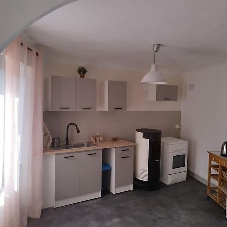 Jolie Maison De Bourg Tout Equipee 10Km D'Ambert Saint-Amant-Roche-Savine ภายนอก รูปภาพ